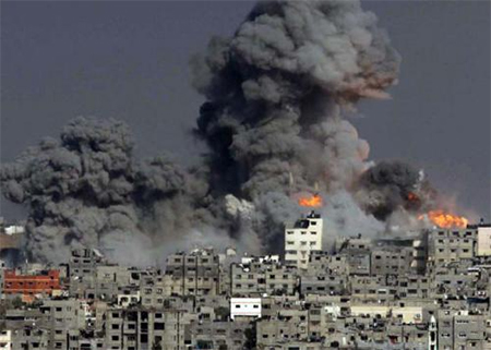 bombardear zonas civiles en Gaza